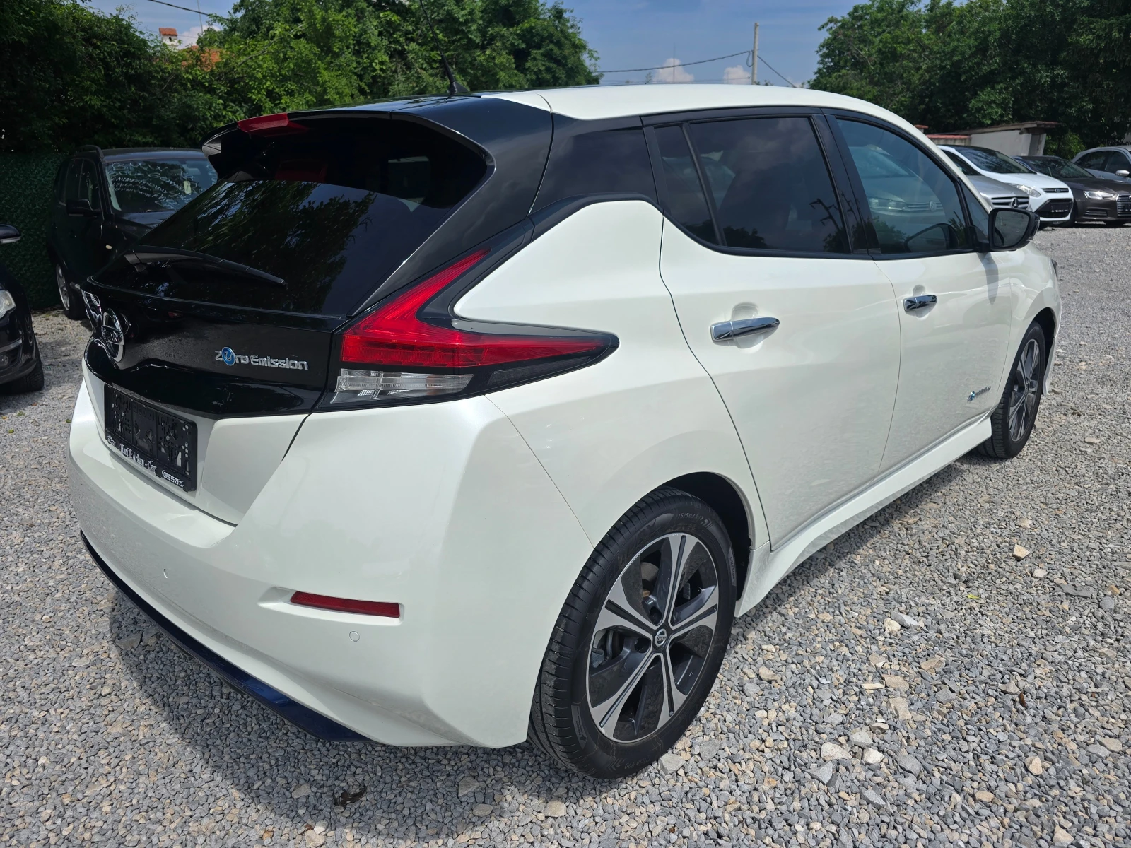 Nissan Leaf  ТЕКNA-40KW-150K.C-360 KAMERA-TEРМОПОМПА, снимка 6 - Автомобили и джипове - 54801142