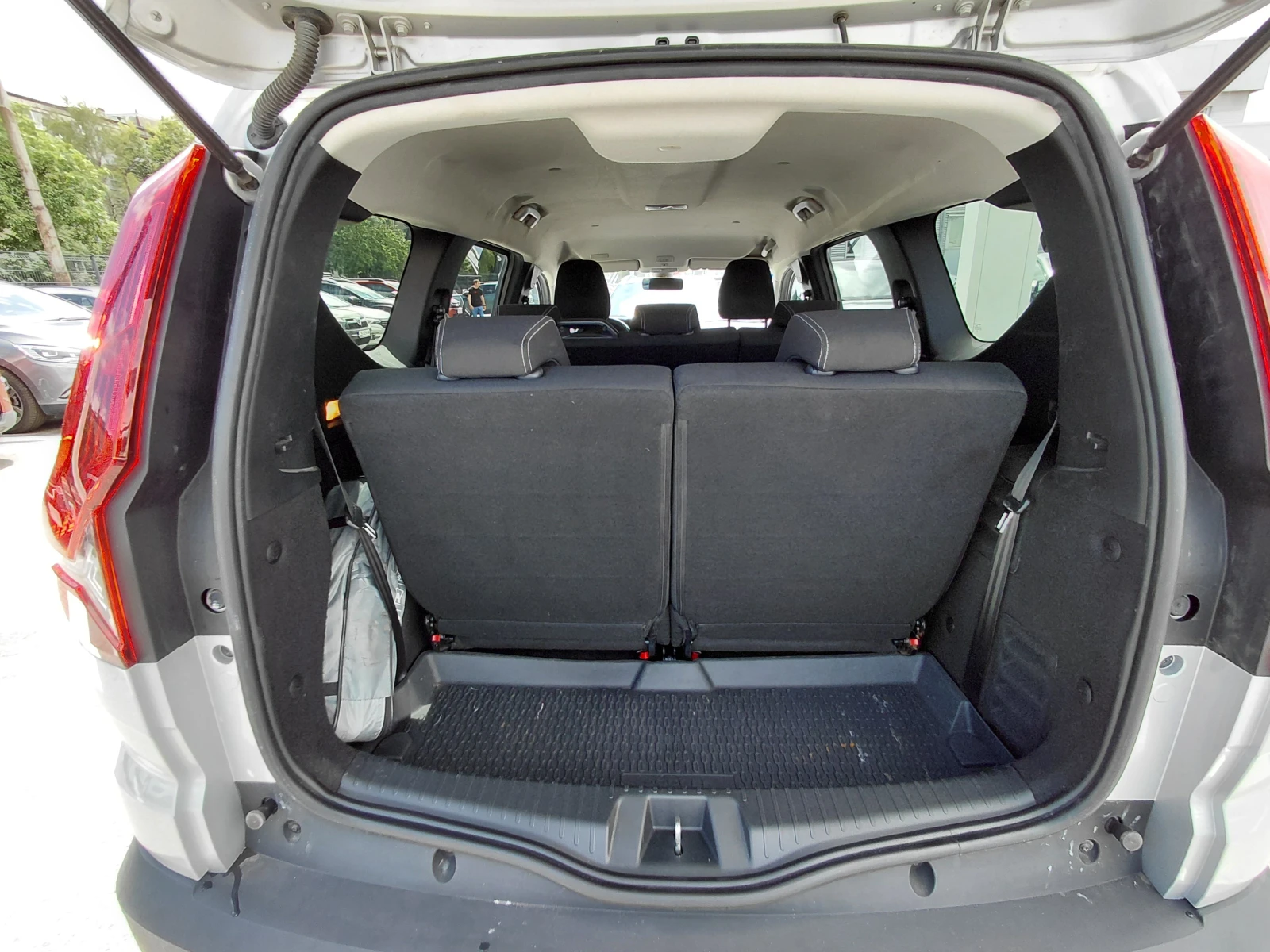 Dacia Jogger Extreme/100к.с/Газ/Бензин/(6+ 1) места, снимка 16 - Автомобили и джипове - 54913953