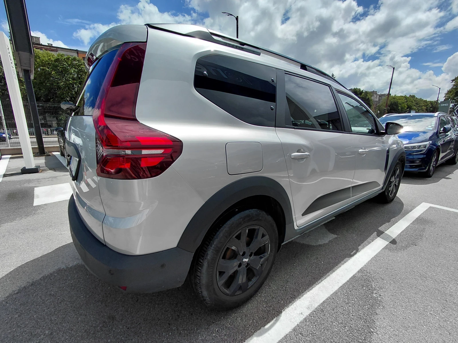 Dacia Jogger Extreme/100к.с/Газ/Бензин/(6+ 1) места, снимка 7 - Автомобили и джипове - 54913953