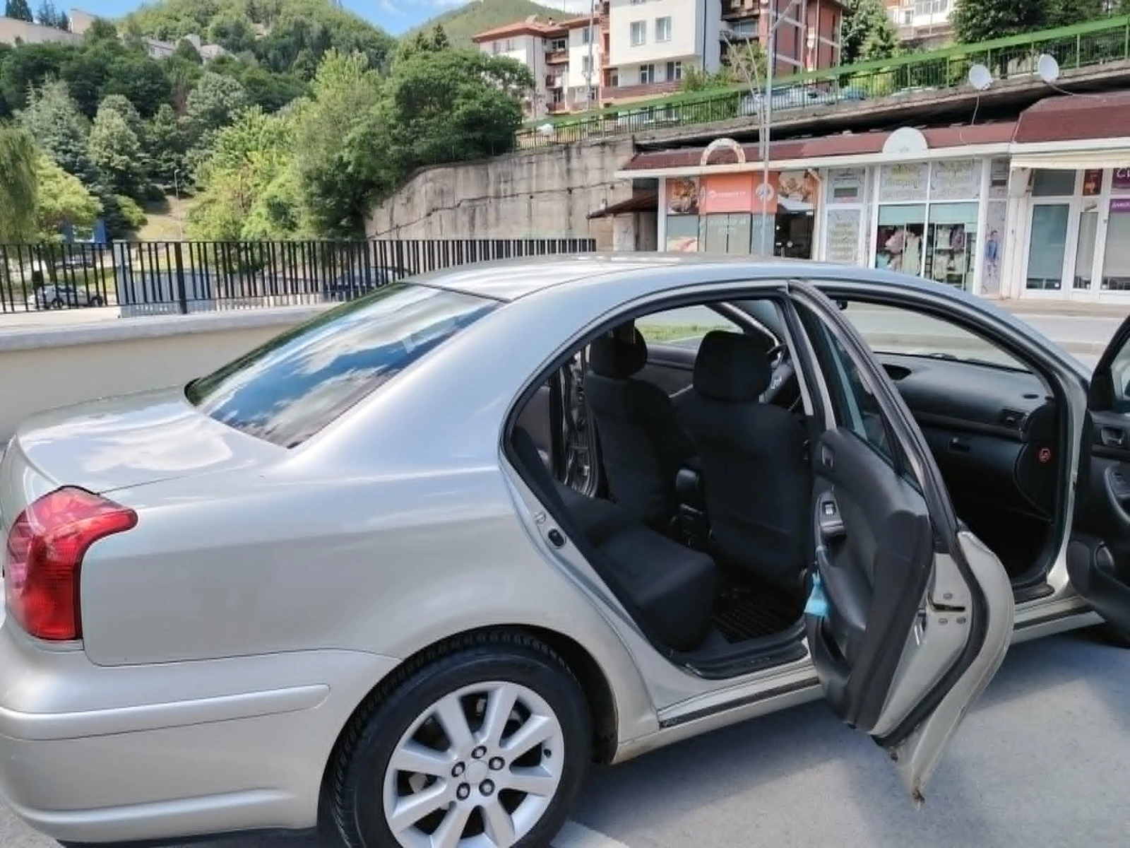 Toyota Avensis D4D, снимка 2 - Автомобили и джипове - 54991178