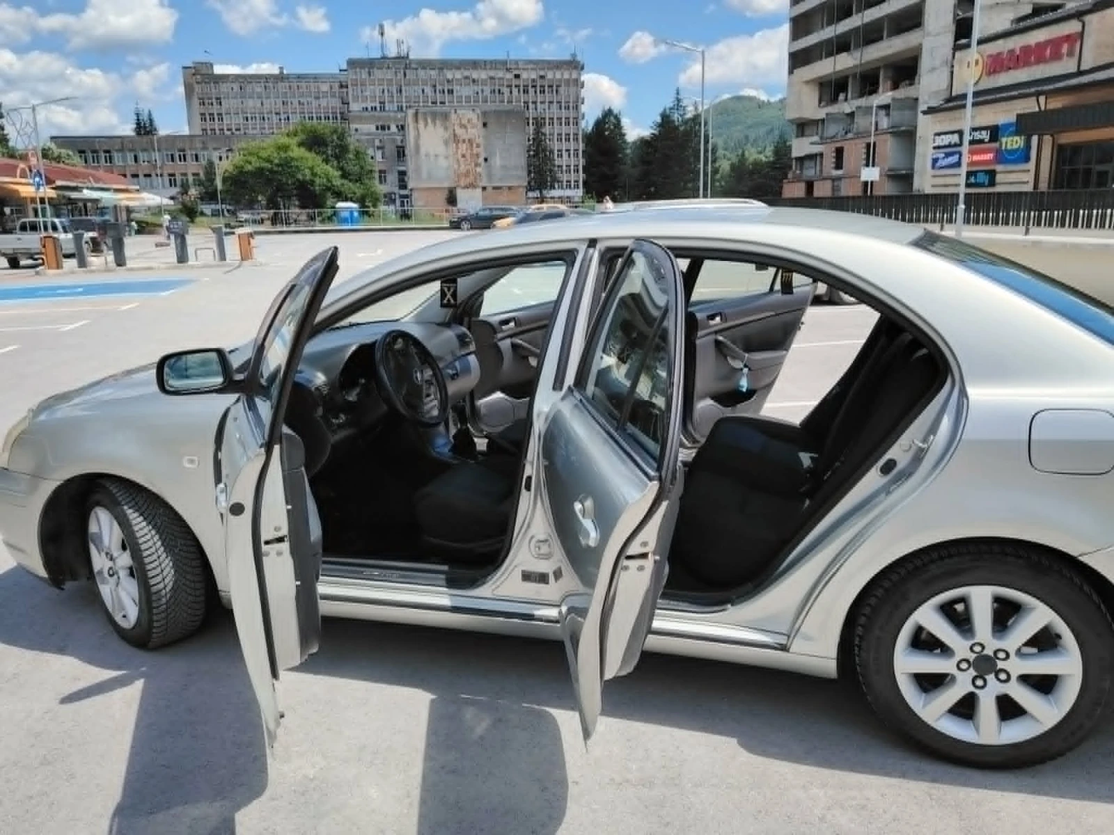 Toyota Avensis D4D, снимка 9 - Автомобили и джипове - 54991178