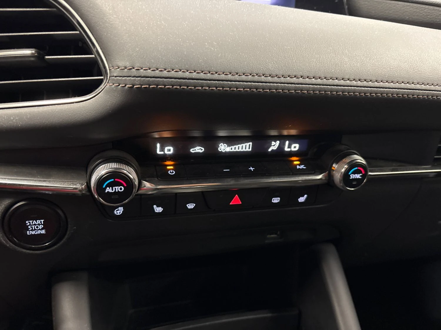 Mazda 3 Sky 2.0 Бензин, снимка 7 - Автомобили и джипове - 55347695