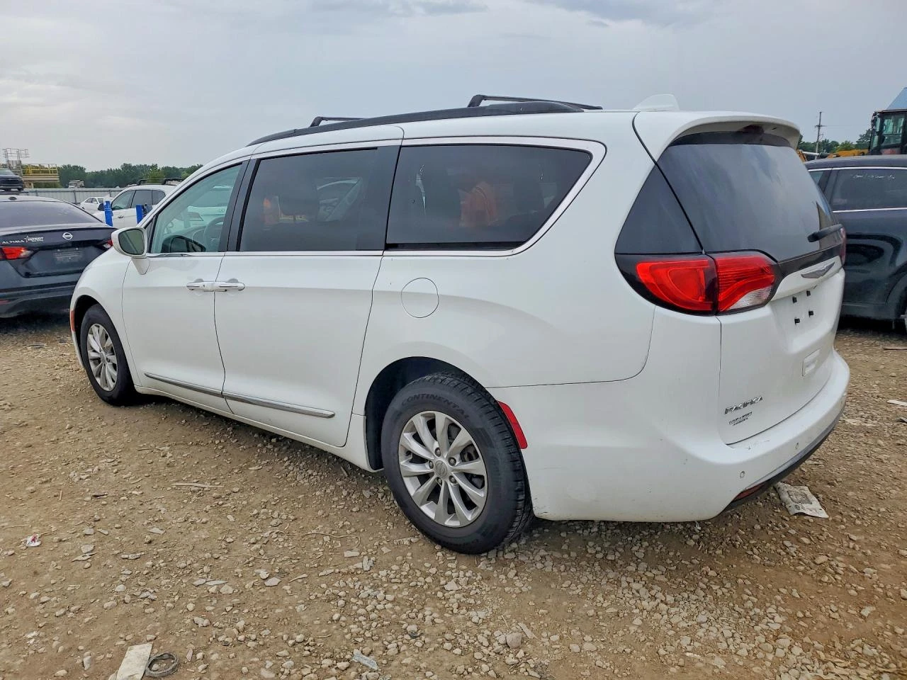 Chrysler Pacifica 3.6l Touring L, снимка 2 - Автомобили и джипове - 56024904