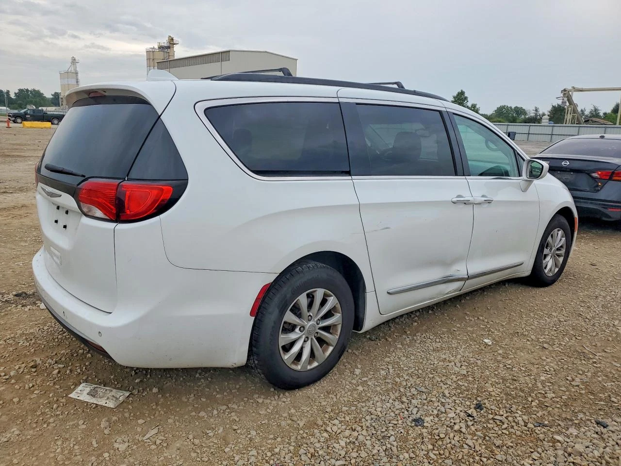 Chrysler Pacifica 3.6l Touring L, снимка 3 - Автомобили и джипове - 56024904