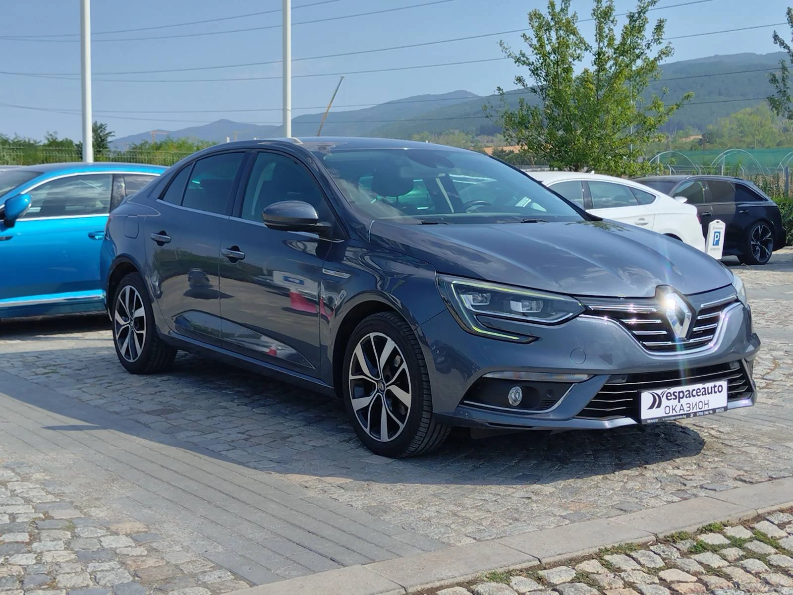 Renault Megane 1.3Tce/140к.с./ капариран, снимка 3 - Автомобили и джипове - 56103179