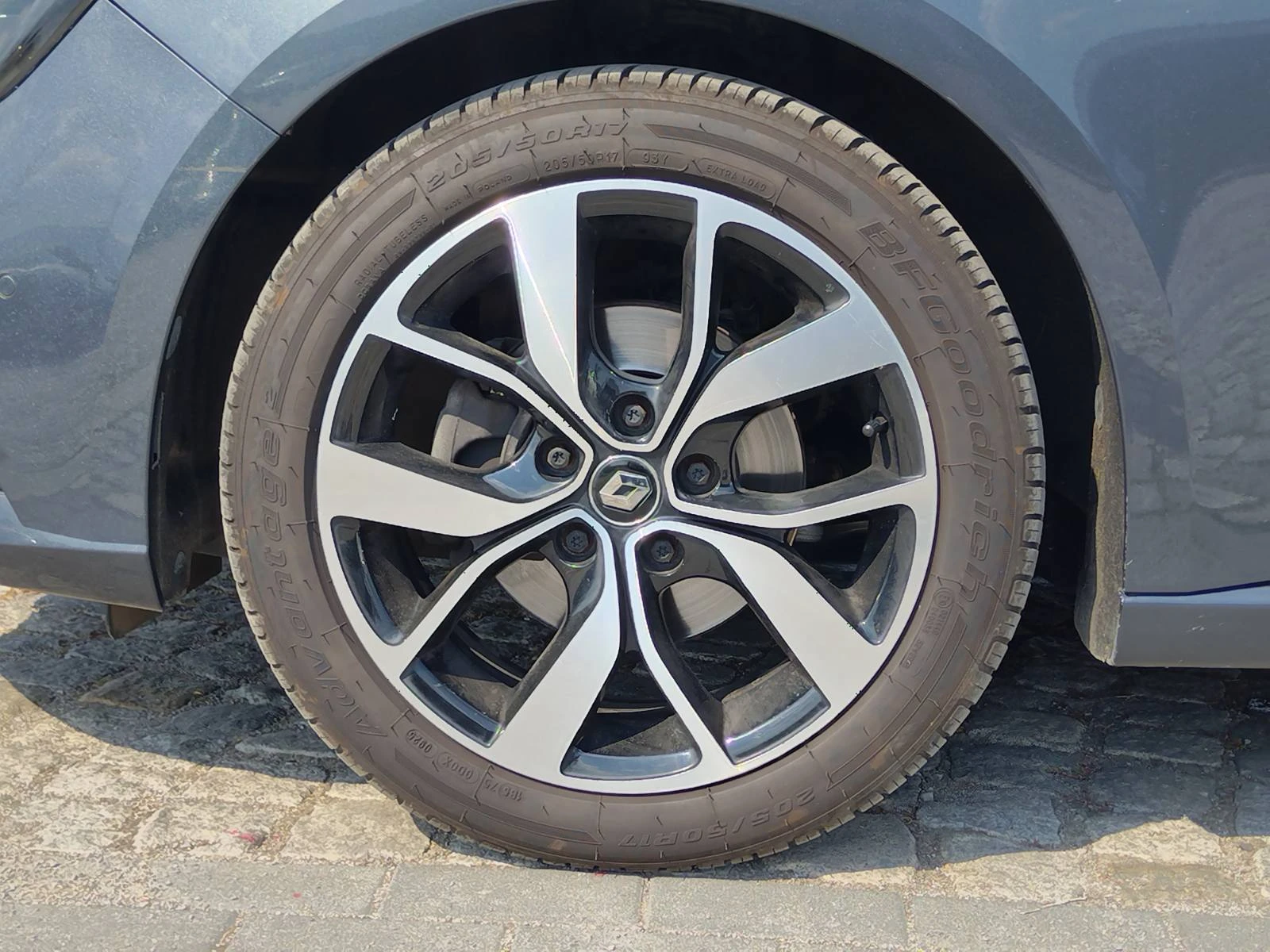 Renault Megane 1.3Tce/140к.с./ капариран, снимка 17 - Автомобили и джипове - 56103179