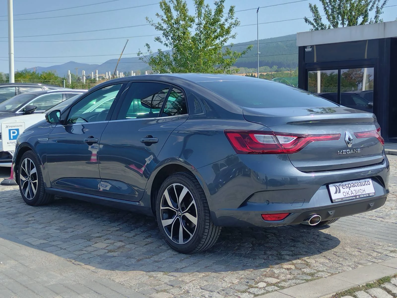 Renault Megane 1.3Tce/140к.с./ капариран, снимка 6 - Автомобили и джипове - 56103179