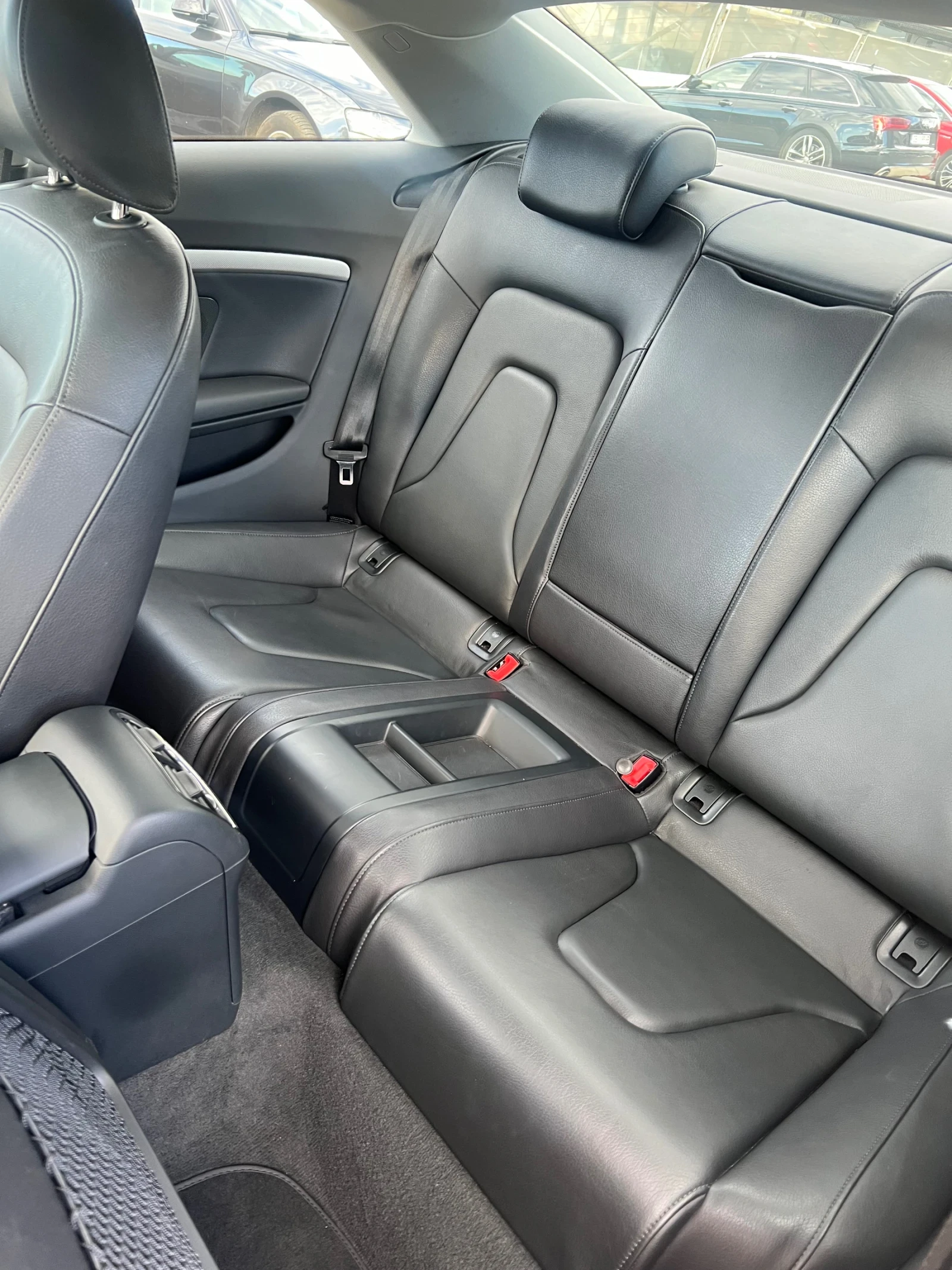 Audi A5 2.0, снимка 7 - Автомобили и джипове - 56199665