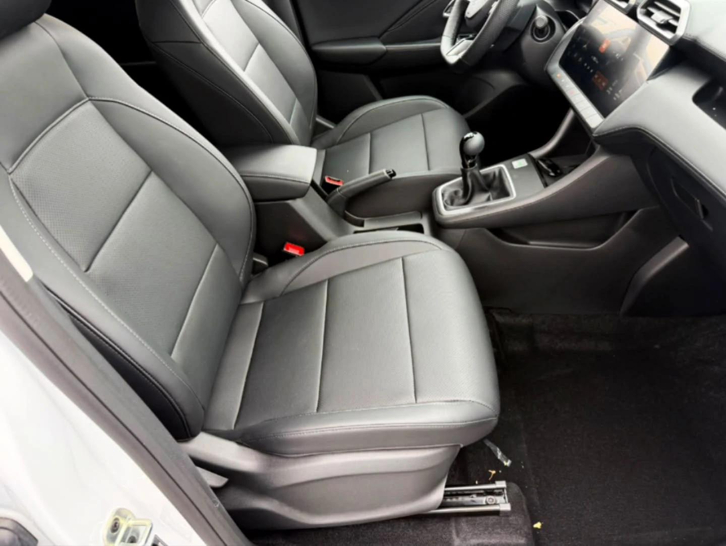 Mg Zs 1.5i, снимка 11 - Автомобили и джипове - 56375005