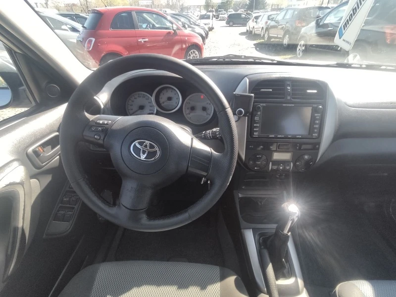 Toyota Rav4 2.0D4D, снимка 11 - Автомобили и джипове - 45208650