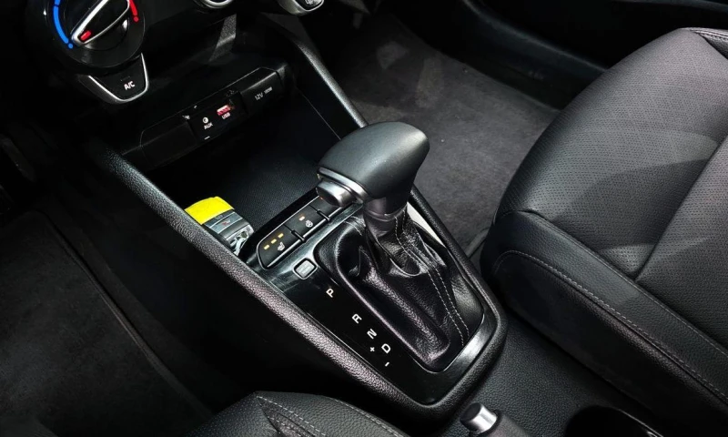 Kia Stonic 1.4 Trendy * НАЙ-ДОБРА ЦЕНА В БЪЛГАРИЯ* , снимка 9 - Автомобили и джипове - 52112605