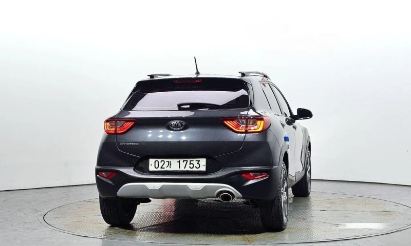 Kia Stonic 1.4 Trendy * НАЙ-ДОБРА ЦЕНА В БЪЛГАРИЯ* , снимка 4 - Автомобили и джипове - 52112605