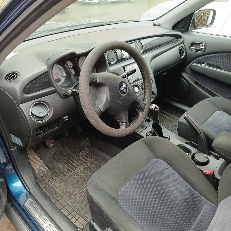 Mitsubishi Outlander 2.4 160к.с., снимка 6 - Автомобили и джипове - 52514475