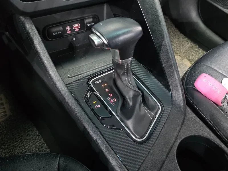 Kia Niro Noblesse, снимка 9 - Автомобили и джипове - 56532474