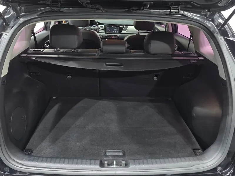 Kia Niro Noblesse, снимка 17 - Автомобили и джипове - 56532474