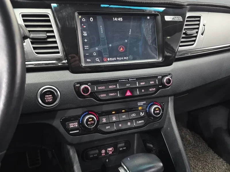 Kia Niro Noblesse, снимка 13 - Автомобили и джипове - 56532474