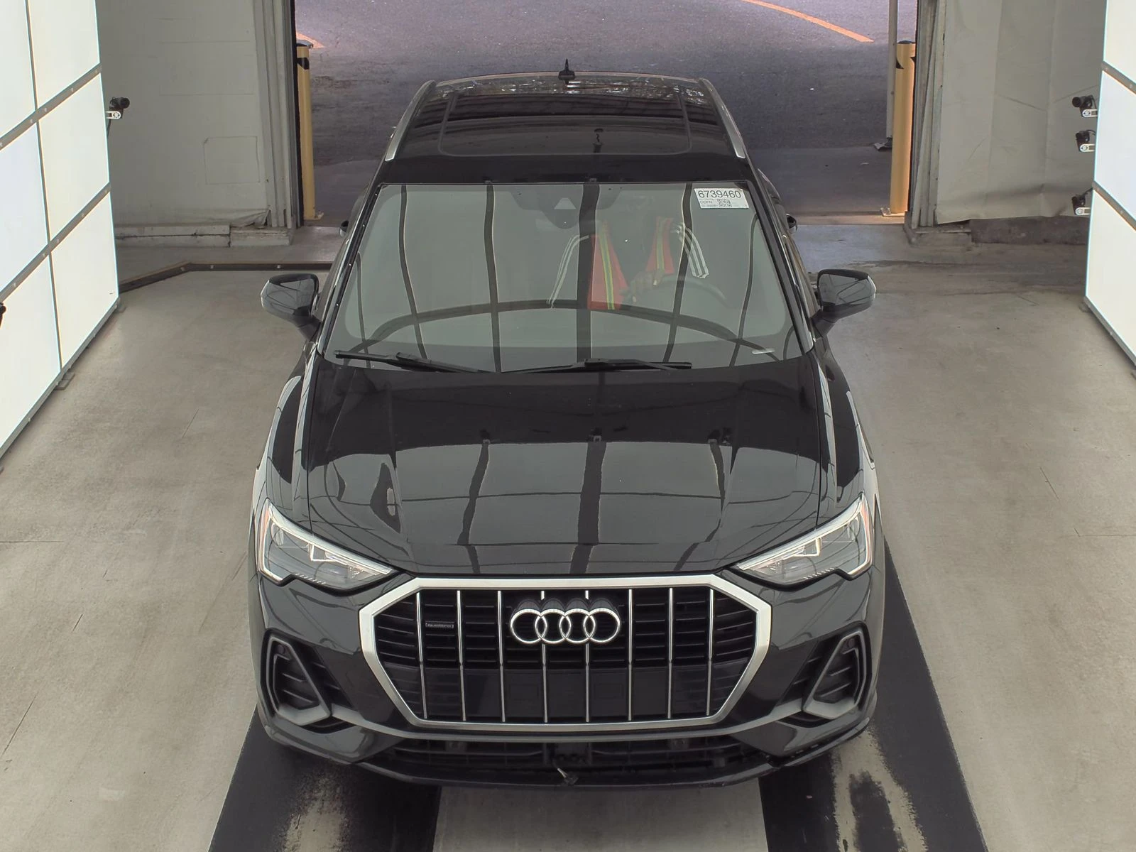 Audi Q3 Premium S-Line* Matrix* Диг.табло* Дистроник* Пано - изображение 2