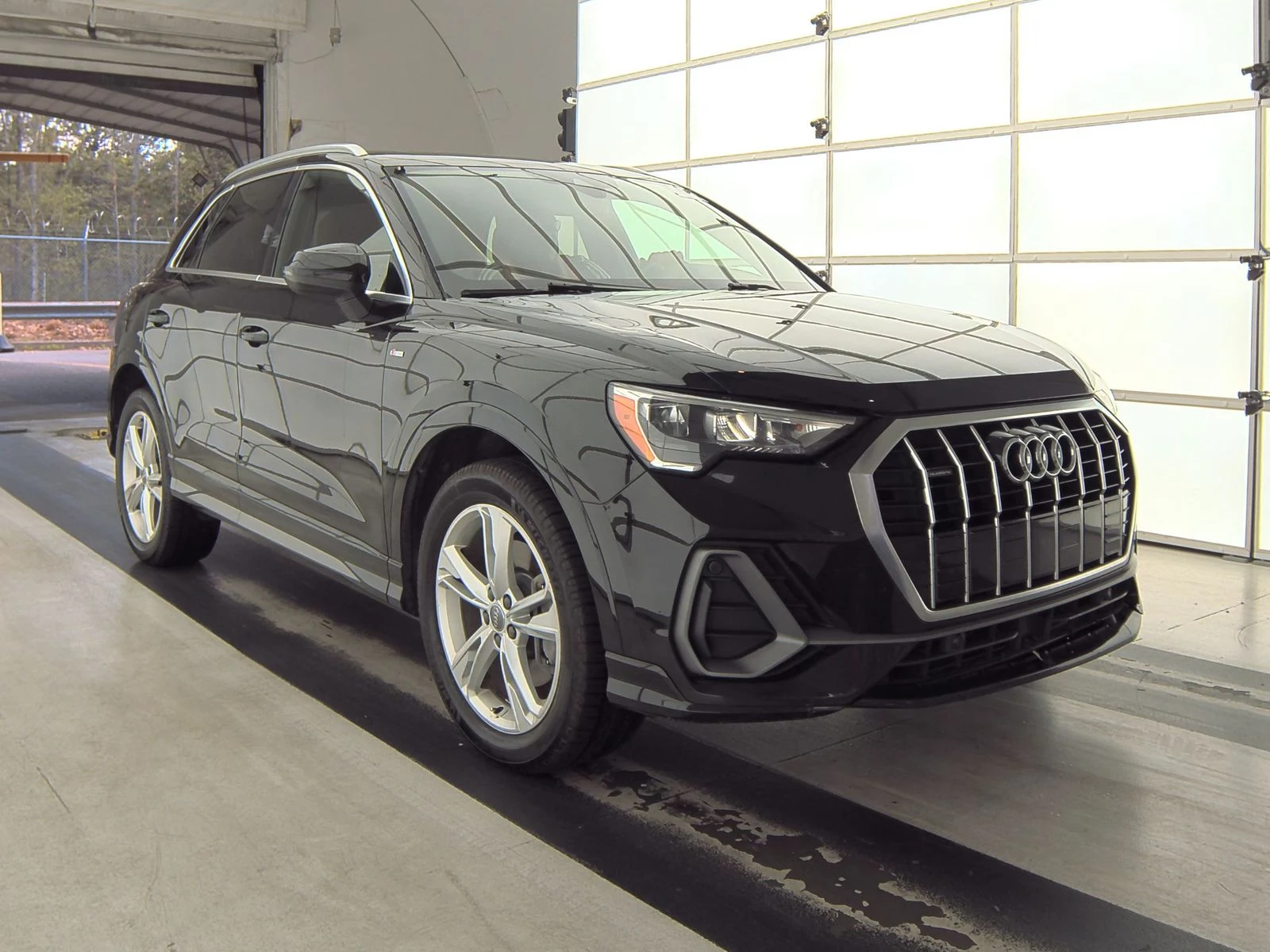 Audi Q3 Premium S-Line* Matrix* Диг.табло* Дистроник* Пано - изображение 3
