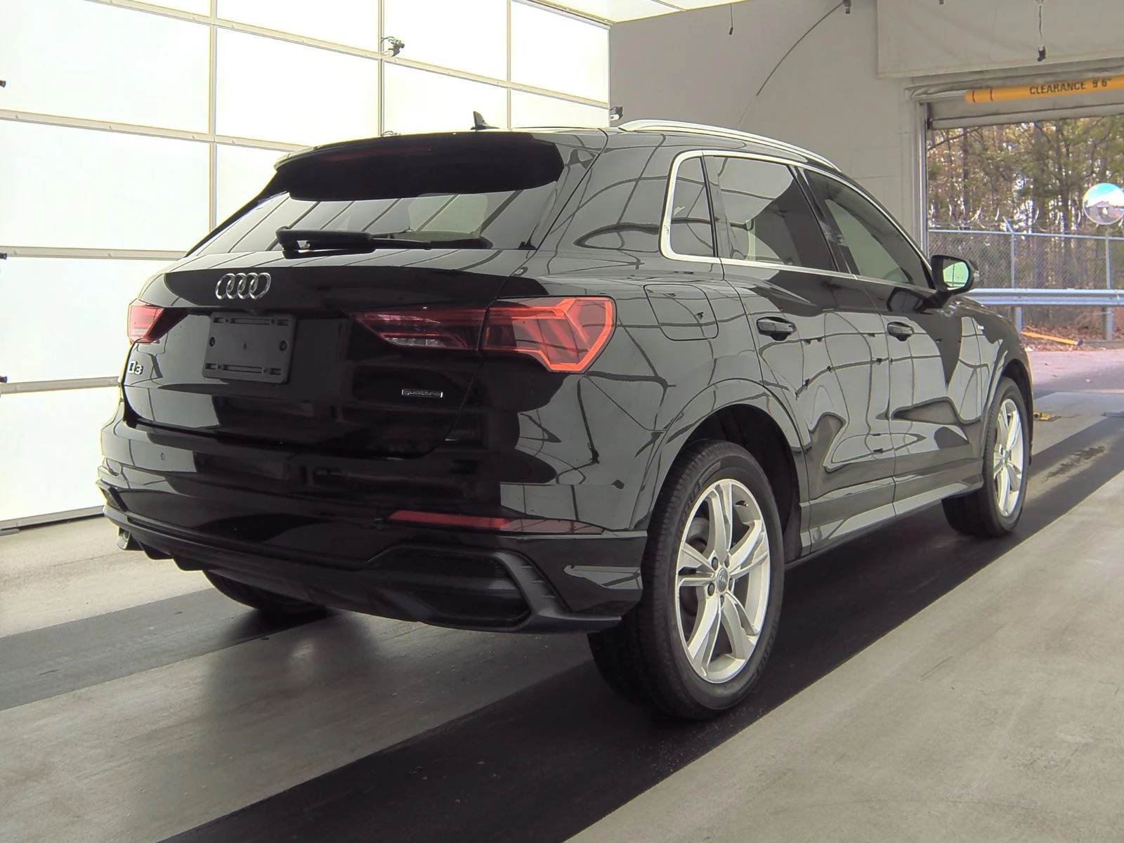 Audi Q3 Premium S-Line* Matrix* Диг.табло* Дистроник* Пано - изображение 4