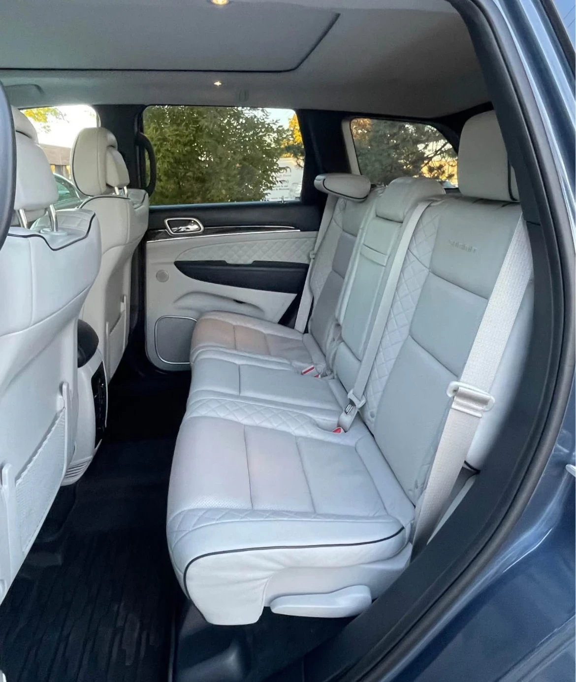 Jeep Grand cherokee SUMMIT * * 5.7 * * CARFAX * * АВТО КРЕДИТ * *  - изображение 9