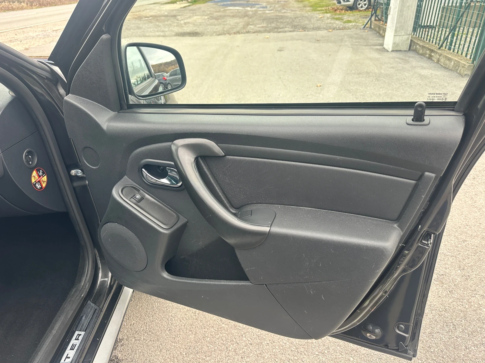 Dacia Duster 1.5 4x4 - изображение 10