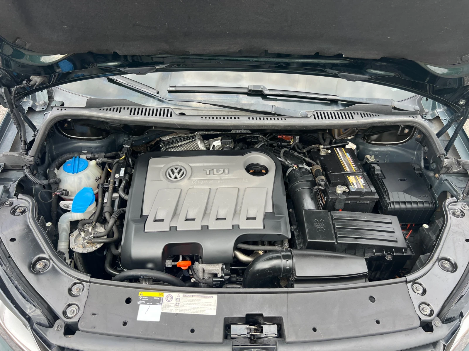 VW Touran 2000ТDI 140 kc , снимка 11 - Автомобили и джипове - 53639753