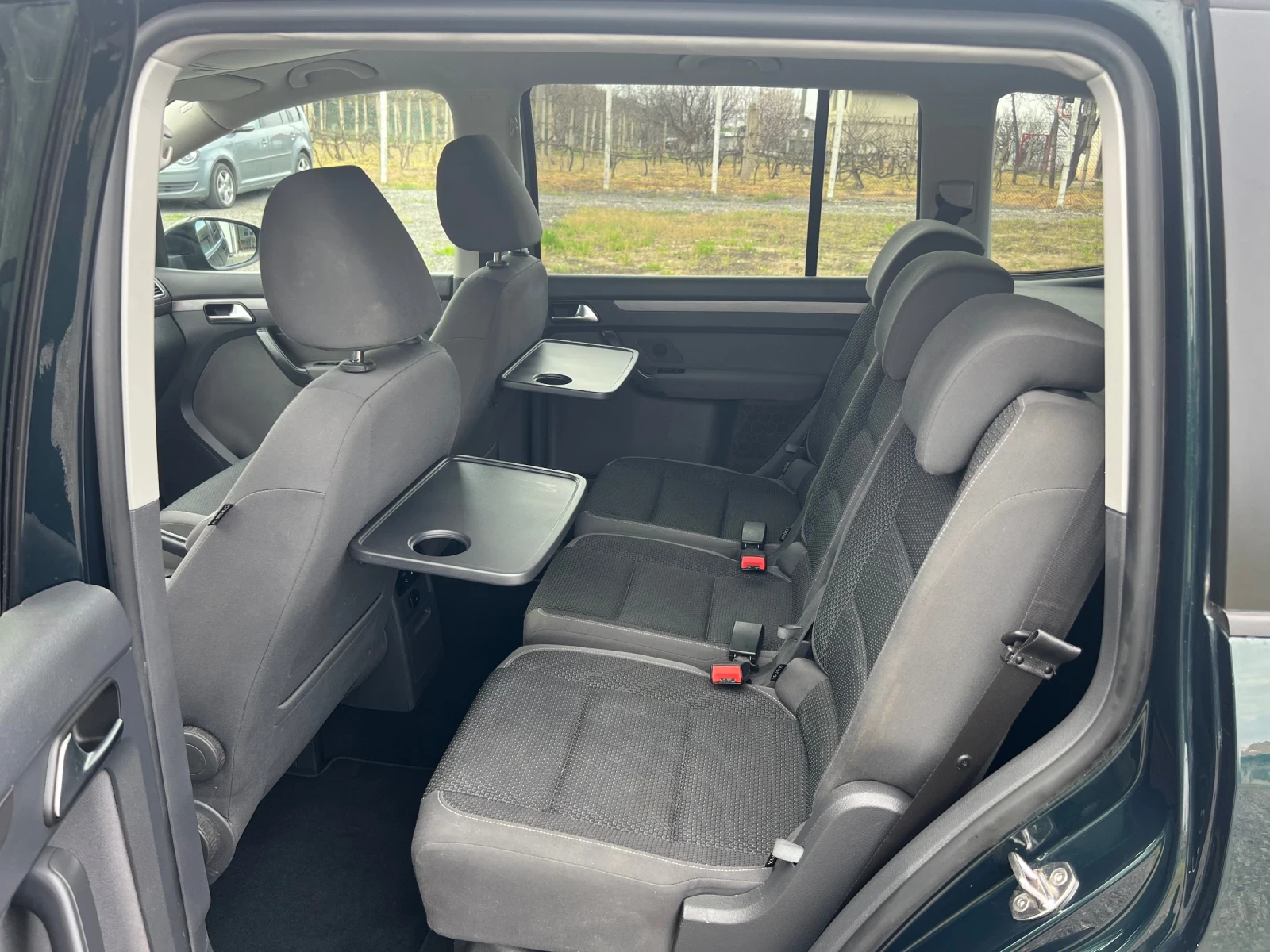 VW Touran 2000ТDI 140 kc , снимка 7 - Автомобили и джипове - 53639753