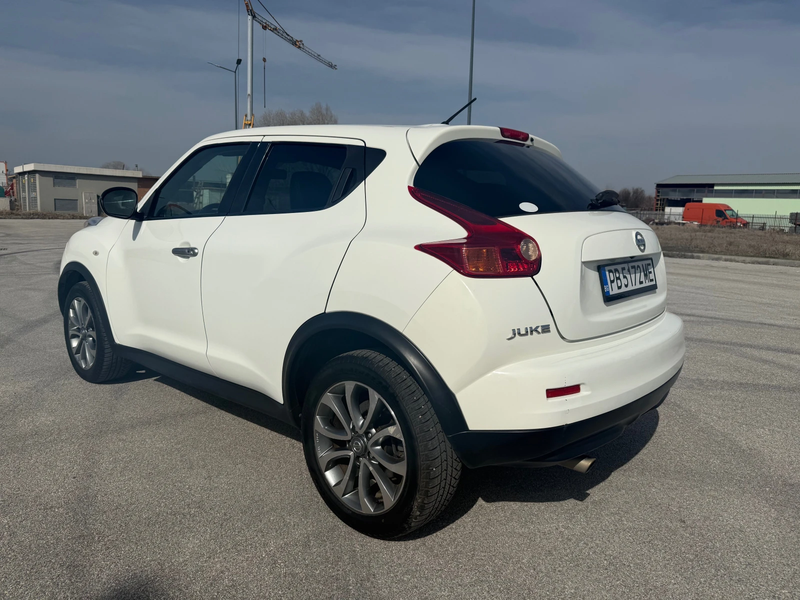 Nissan Juke 1.6i-нави-кожа-обслужен, снимка 5 - Автомобили и джипове - 54218568