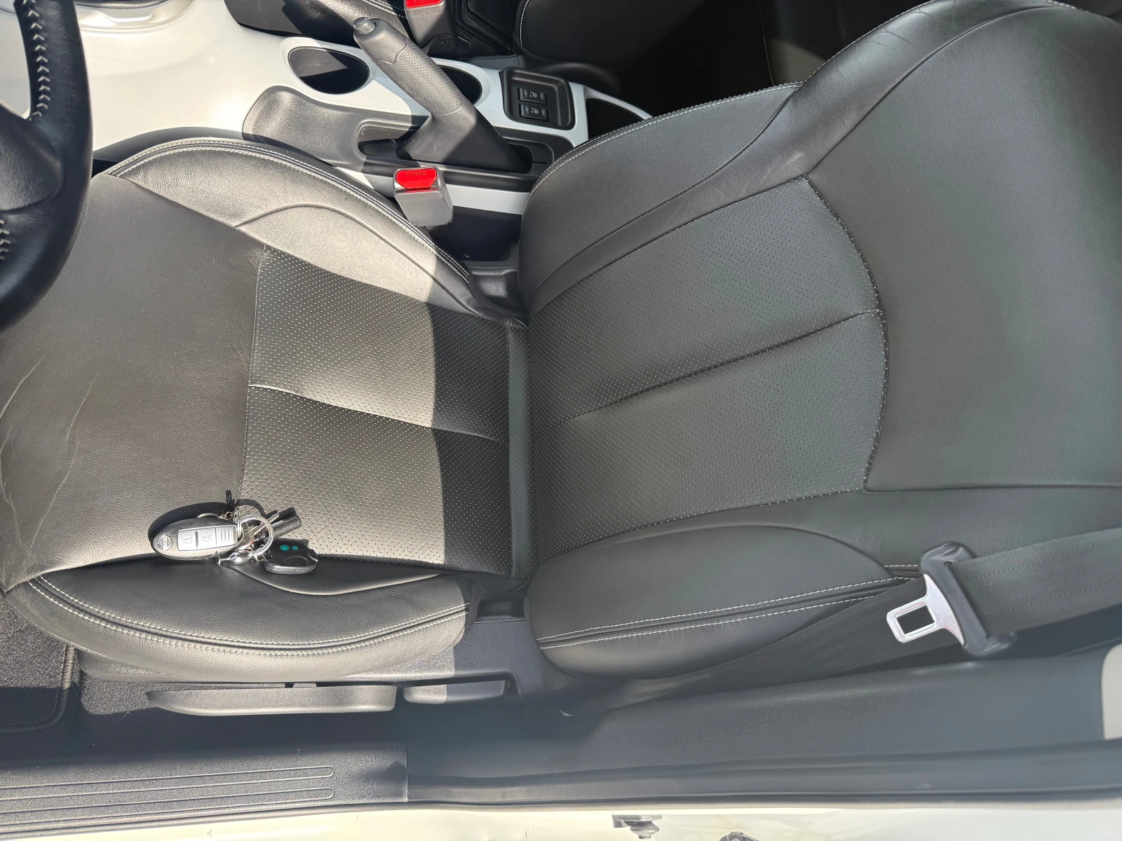 Nissan Juke 1.6i-нави-кожа-обслужен, снимка 17 - Автомобили и джипове - 54218568