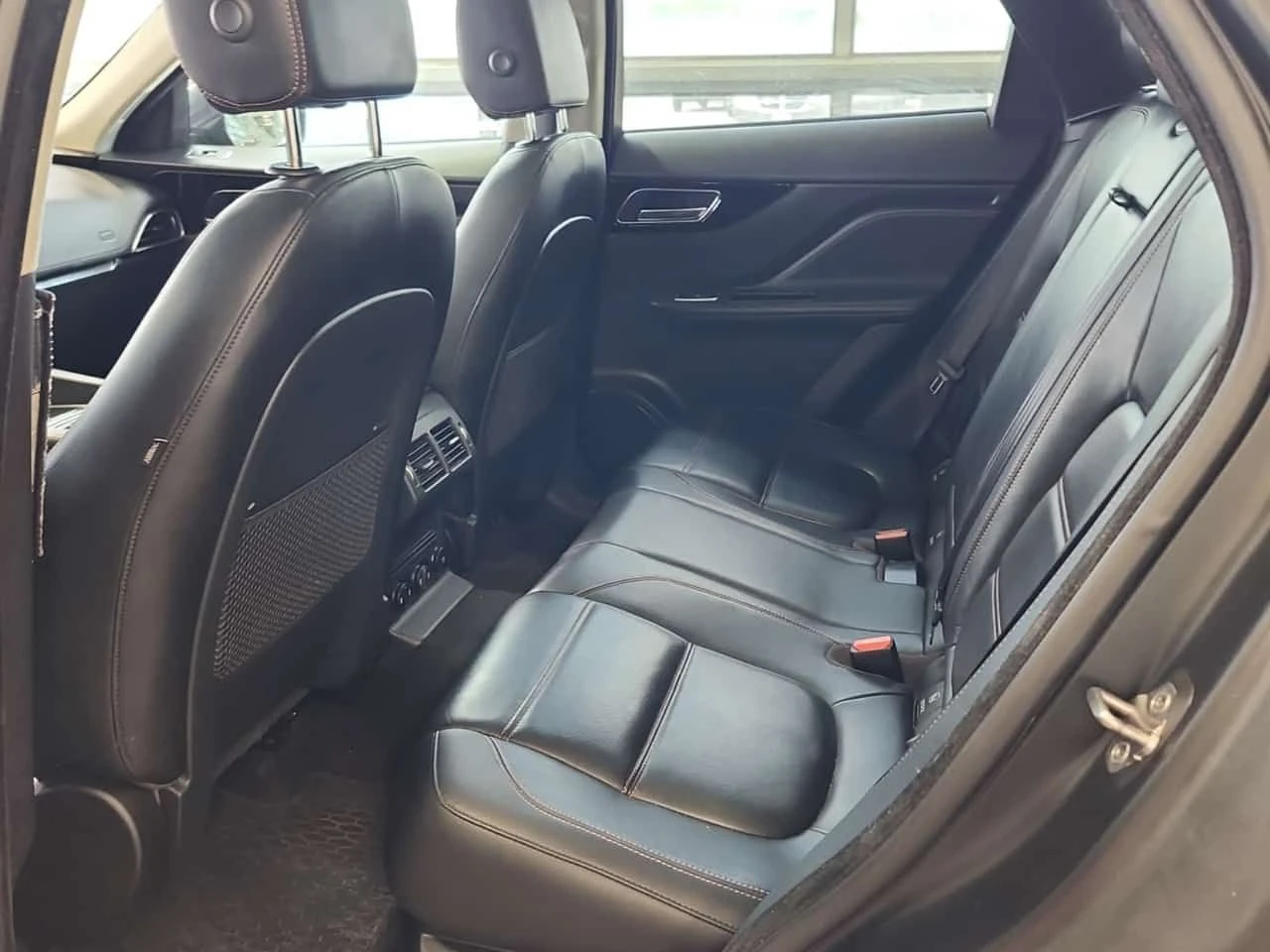 Jaguar F-PACE * PRESTIGE * CARFAX * ЦЕНА ДО БГ, снимка 10 - Автомобили и джипове - 54729336