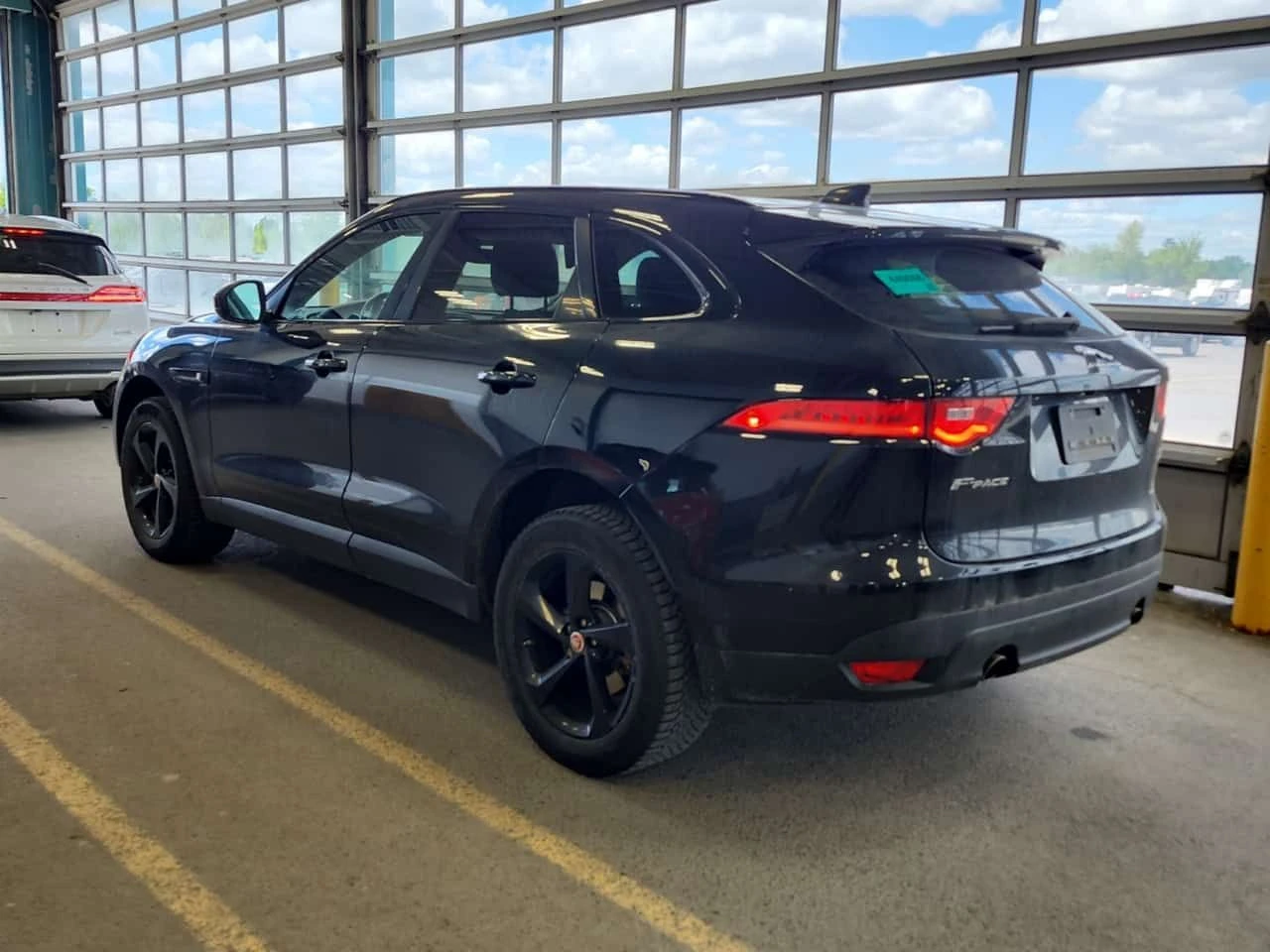 Jaguar F-PACE * PRESTIGE * CARFAX * ЦЕНА ДО БГ, снимка 4 - Автомобили и джипове - 54729336