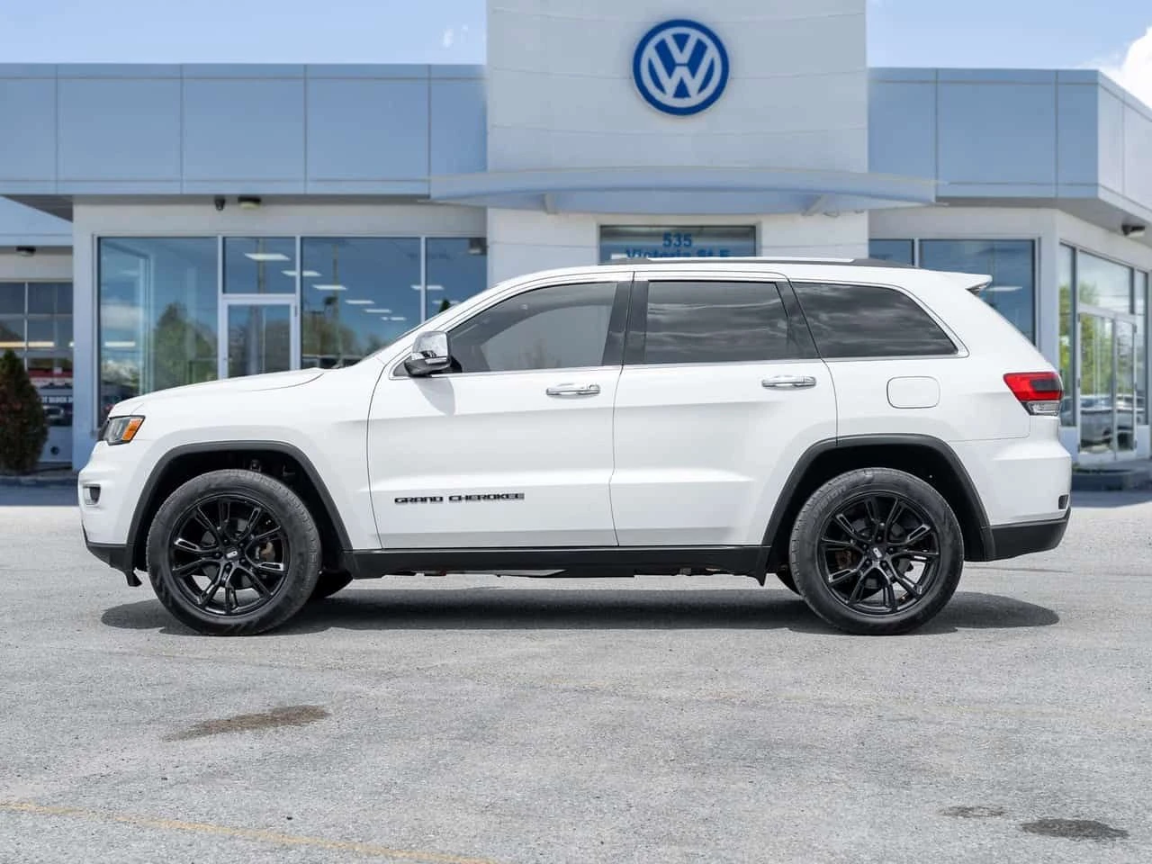 Jeep Grand cherokee LIMITED| ПОДГРЕВИ| МЪРТВА ТОЧКА| ЗАДНА КАМЕРА| , снимка 3 - Автомобили и джипове - 54864501