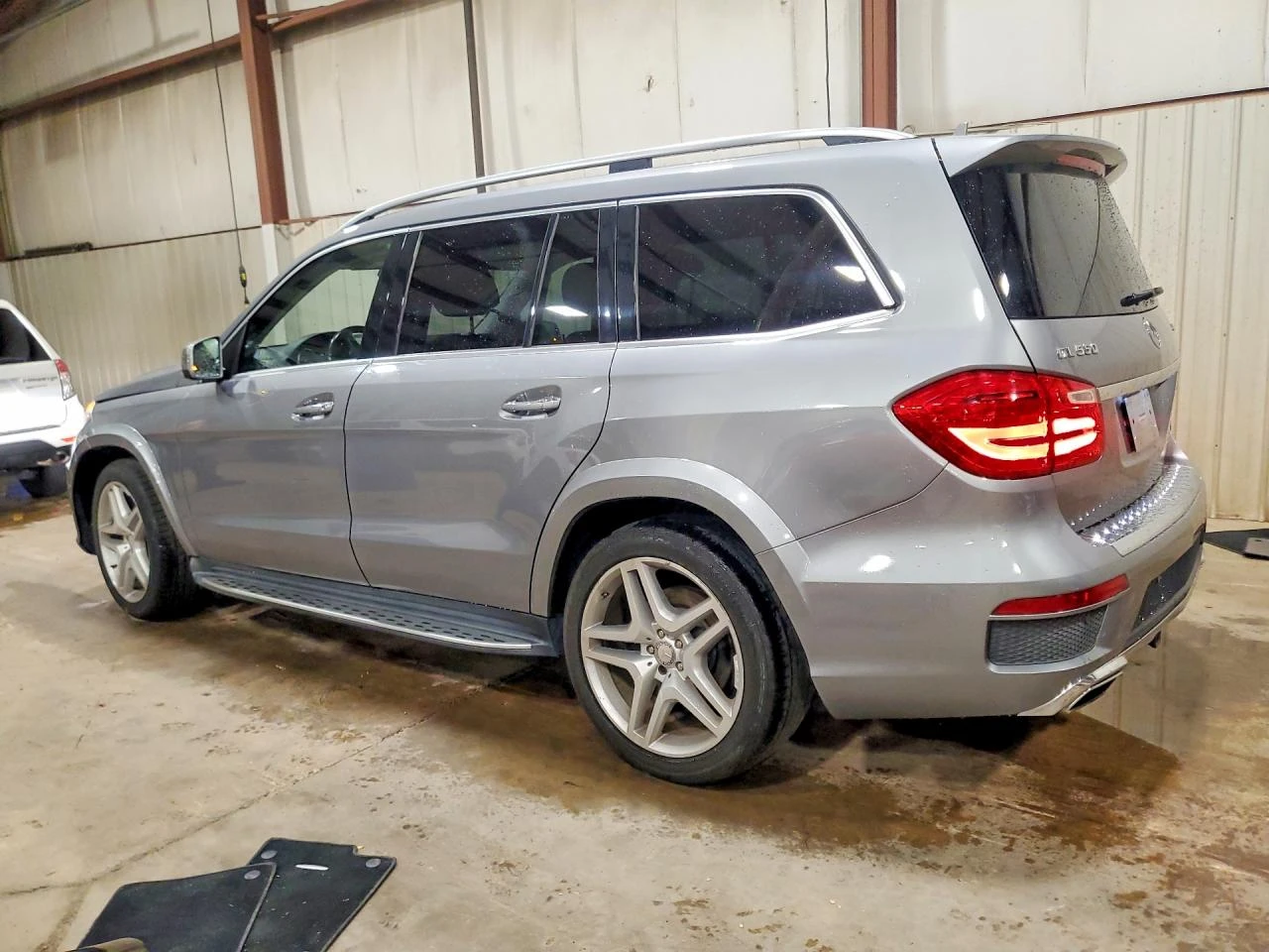 Mercedes-Benz GL 550 4MATIC AMG PACK| HARMAN/KARDON| 360 КАМЕРА| , снимка 4 - Автомобили и джипове - 55743611