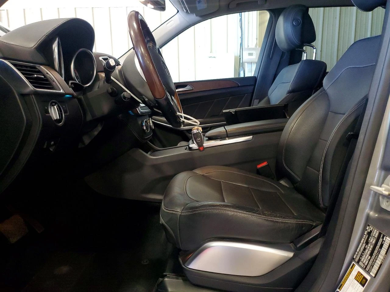 Mercedes-Benz GL 550 4MATIC AMG PACK| HARMAN/KARDON| 360 КАМЕРА| , снимка 7 - Автомобили и джипове - 55743611