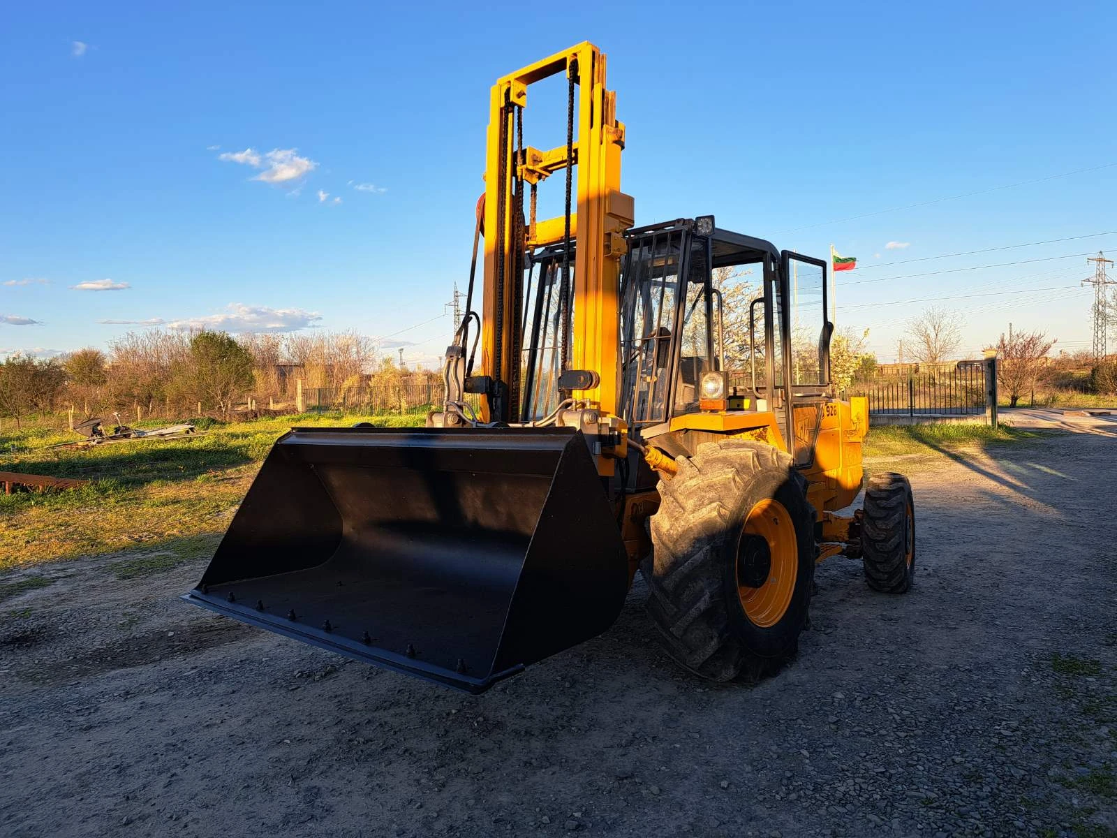 ������� JCB | Mobile.bg � ����������� 3