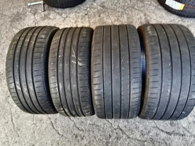 Гуми Летни 235/50R19, снимка 1 - Гуми и джанти - 29596813