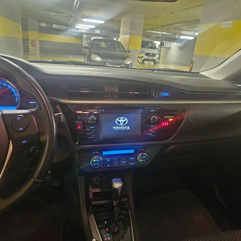 Toyota Corolla, снимка 16 - Автомобили и джипове - 46843252