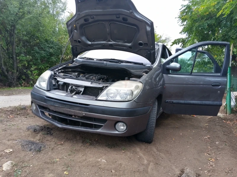 Renault Scenic, снимка 14 - Автомобили и джипове - 47453554