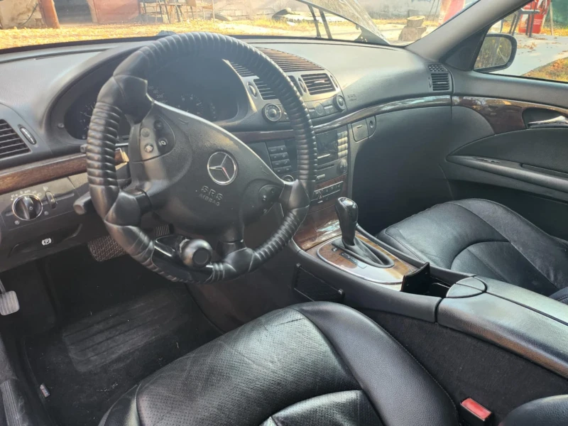 Mercedes-Benz E 270 Комби, снимка 7 - Автомобили и джипове - 47812064