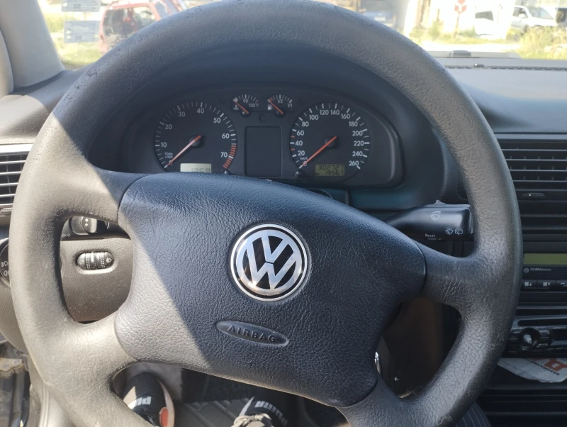 VW Passat, снимка 4 - Автомобили и джипове - 48214887