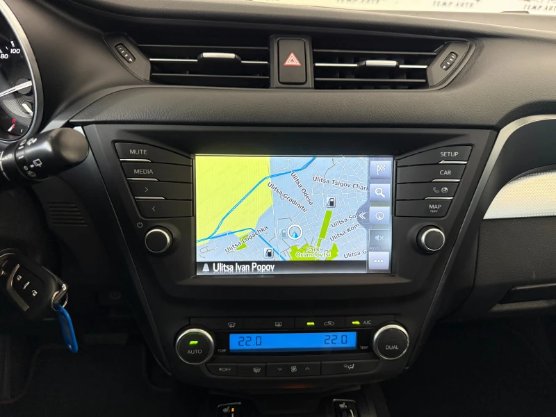 Toyota Avensis 1.8I* СЕРВИЗНА КНИЖКА* ПЪЛНА  ИСТОРИЯ В ТОЙОТА, снимка 12 - Автомобили и джипове - 51119143