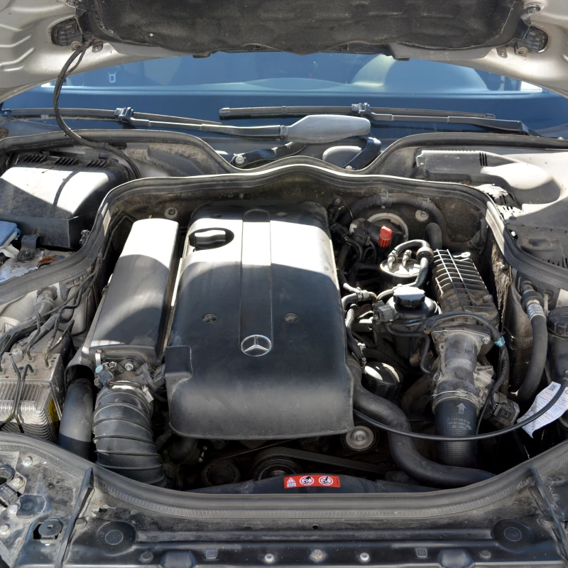 Mercedes-Benz E 220 2.2 CDI, снимка 6 - Автомобили и джипове - 51766262
