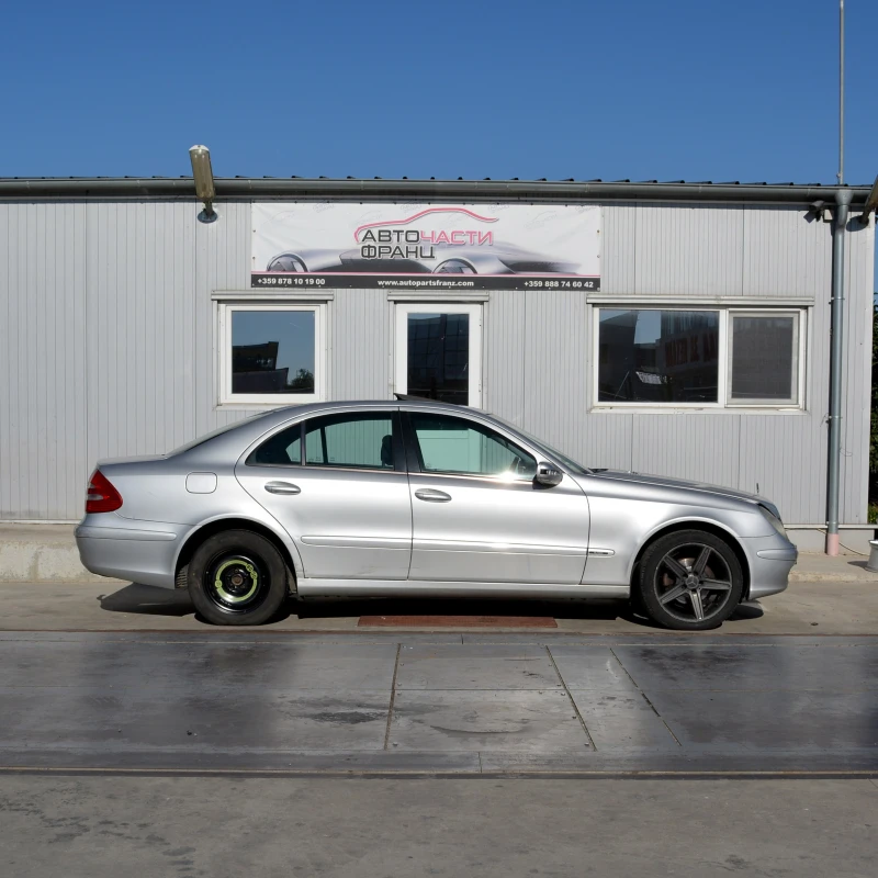 Mercedes-Benz E 220 2.2 CDI, снимка 2 - Автомобили и джипове - 51766262