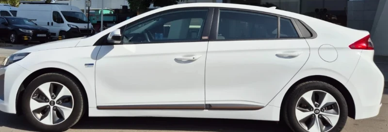 Hyundai Ioniq 1.6 Hybrid, снимка 2 - Автомобили и джипове - 51818432