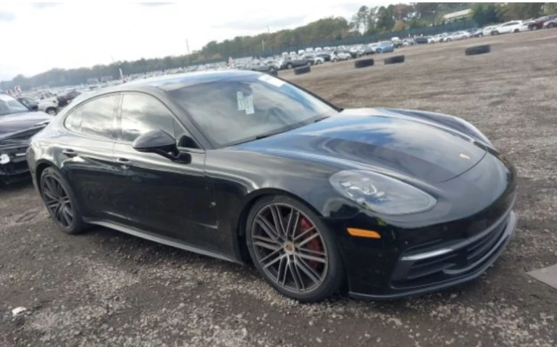 Porsche Panamera 4