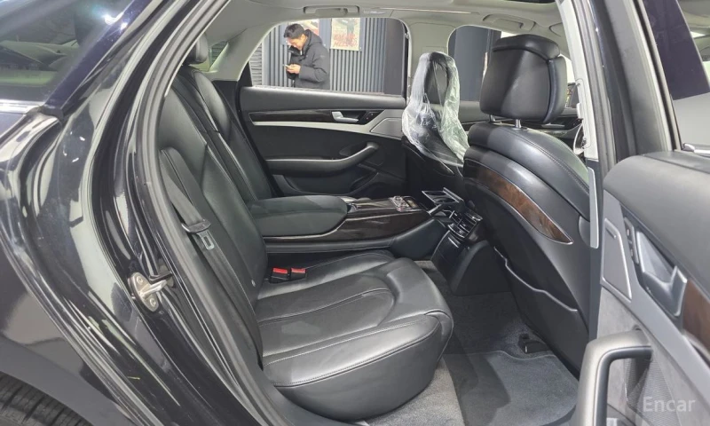 Audi A8, снимка 12 - Автомобили и джипове - 53309971