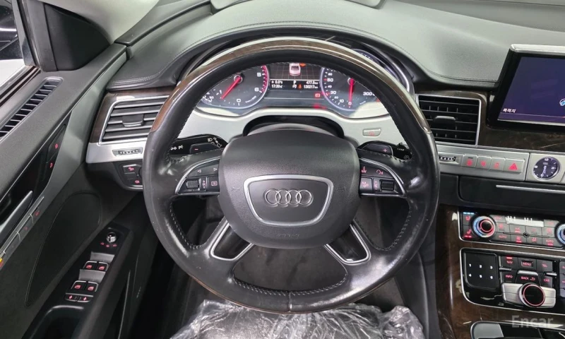 Audi A8, снимка 13 - Автомобили и джипове - 53309971