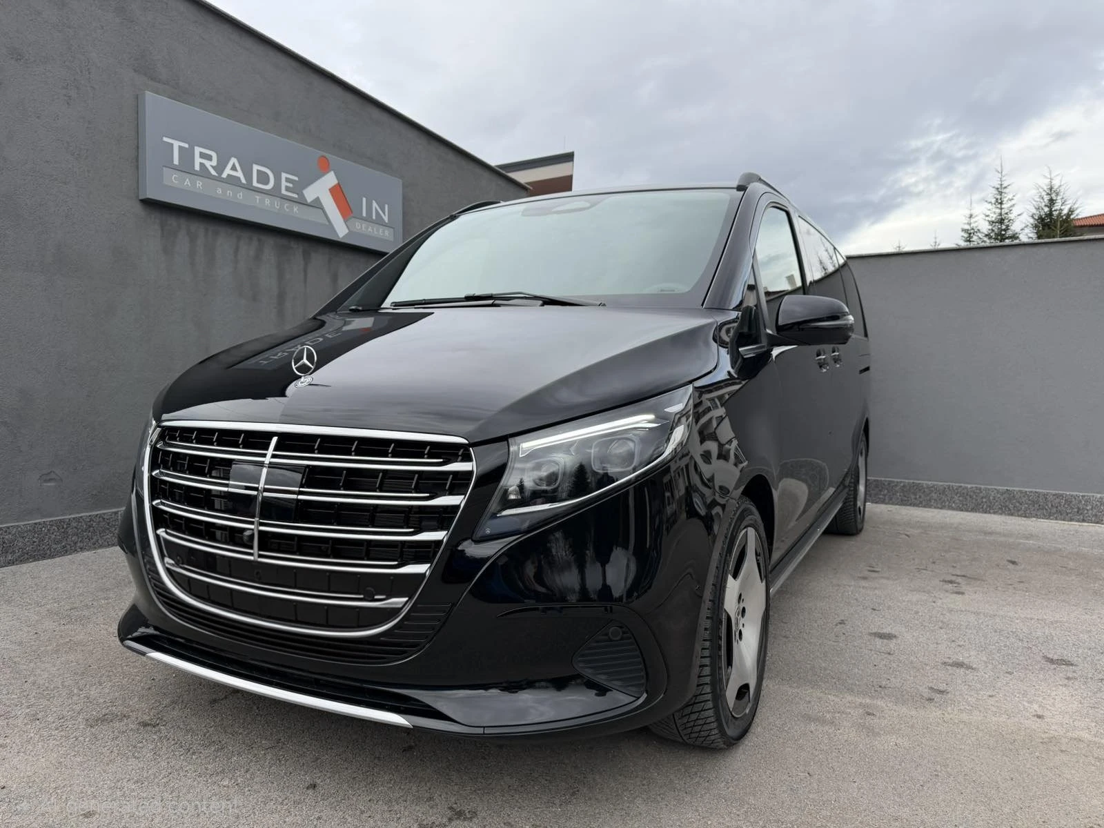 Mercedes-Benz V 300 d 4MATIC LONG, снимка 1