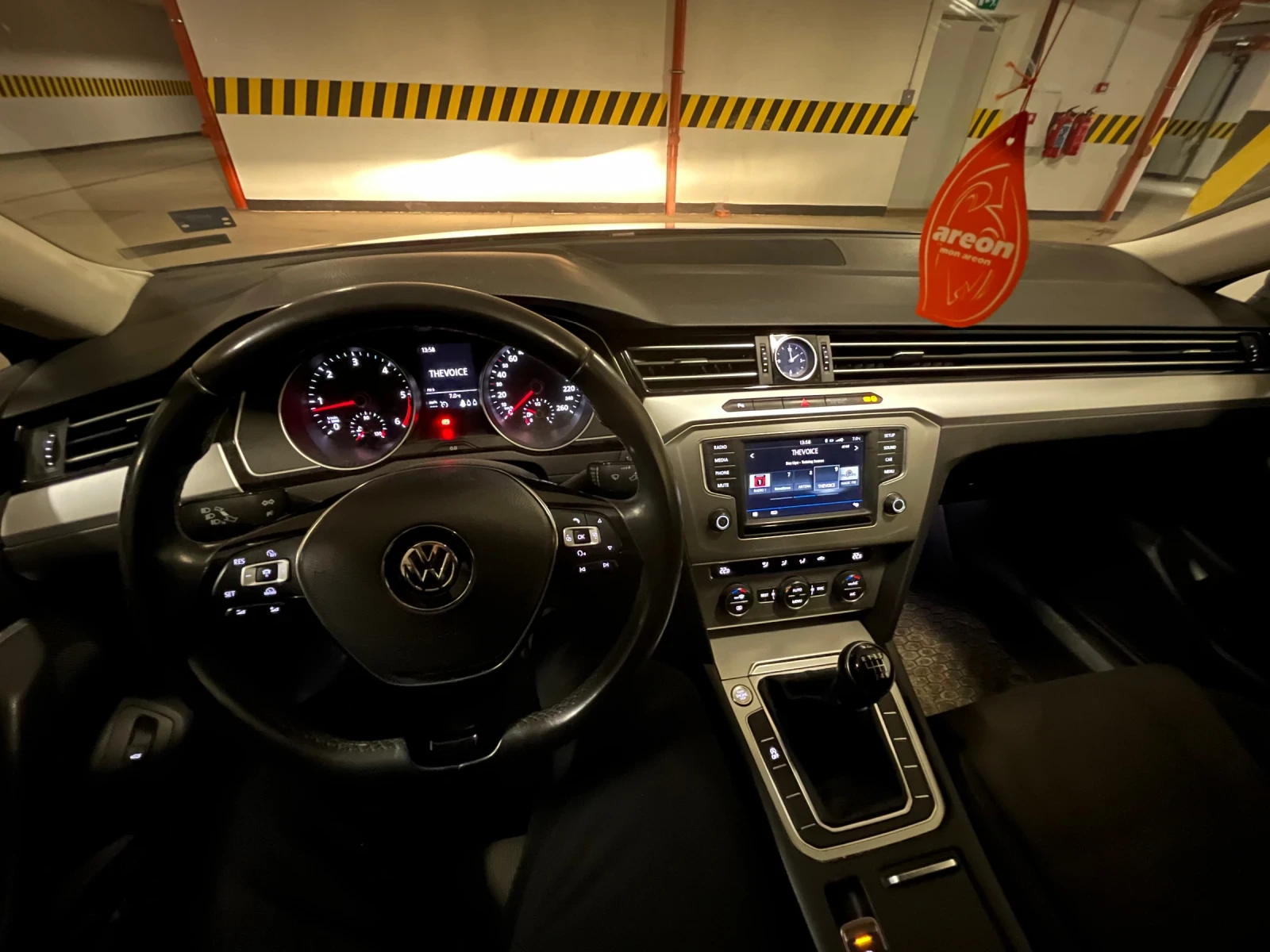VW Passat 2.0 TDI Distronic 157 000 РЕАЛНИ км - изображение 6