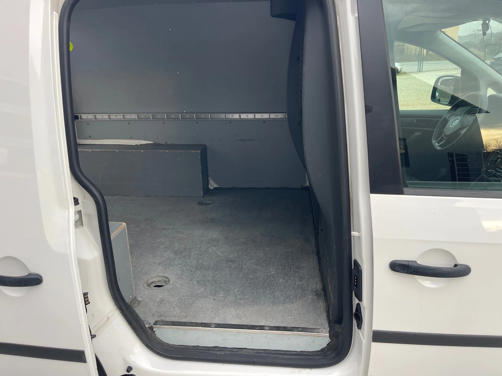 VW Caddy 2.0TDI | Mobile.bg — изображение 16